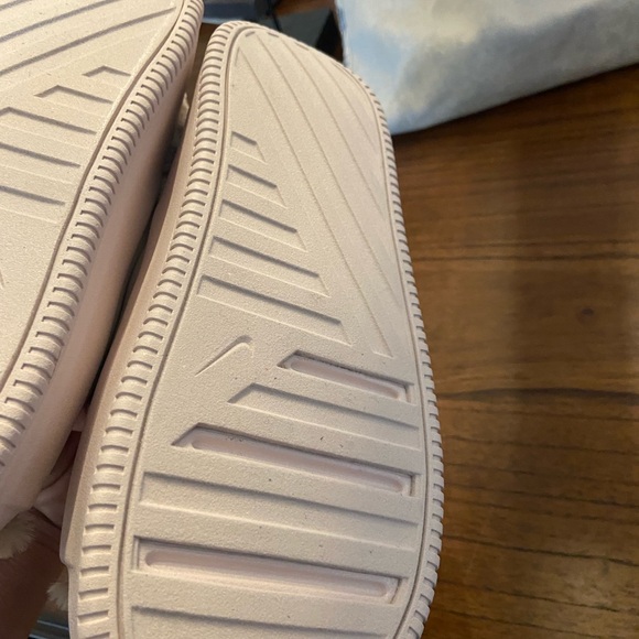 Nike clam Elevation Cozy Pink with tan Fur-Lined Slides Women's SZ 8 - Picture 10 of 12